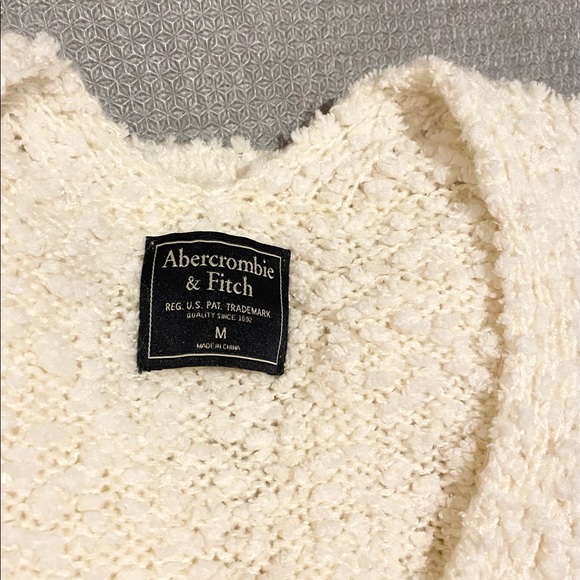 Abercrombie and Fitch Long sleeve v-neck shaggy sweater - Picture 2 of 3